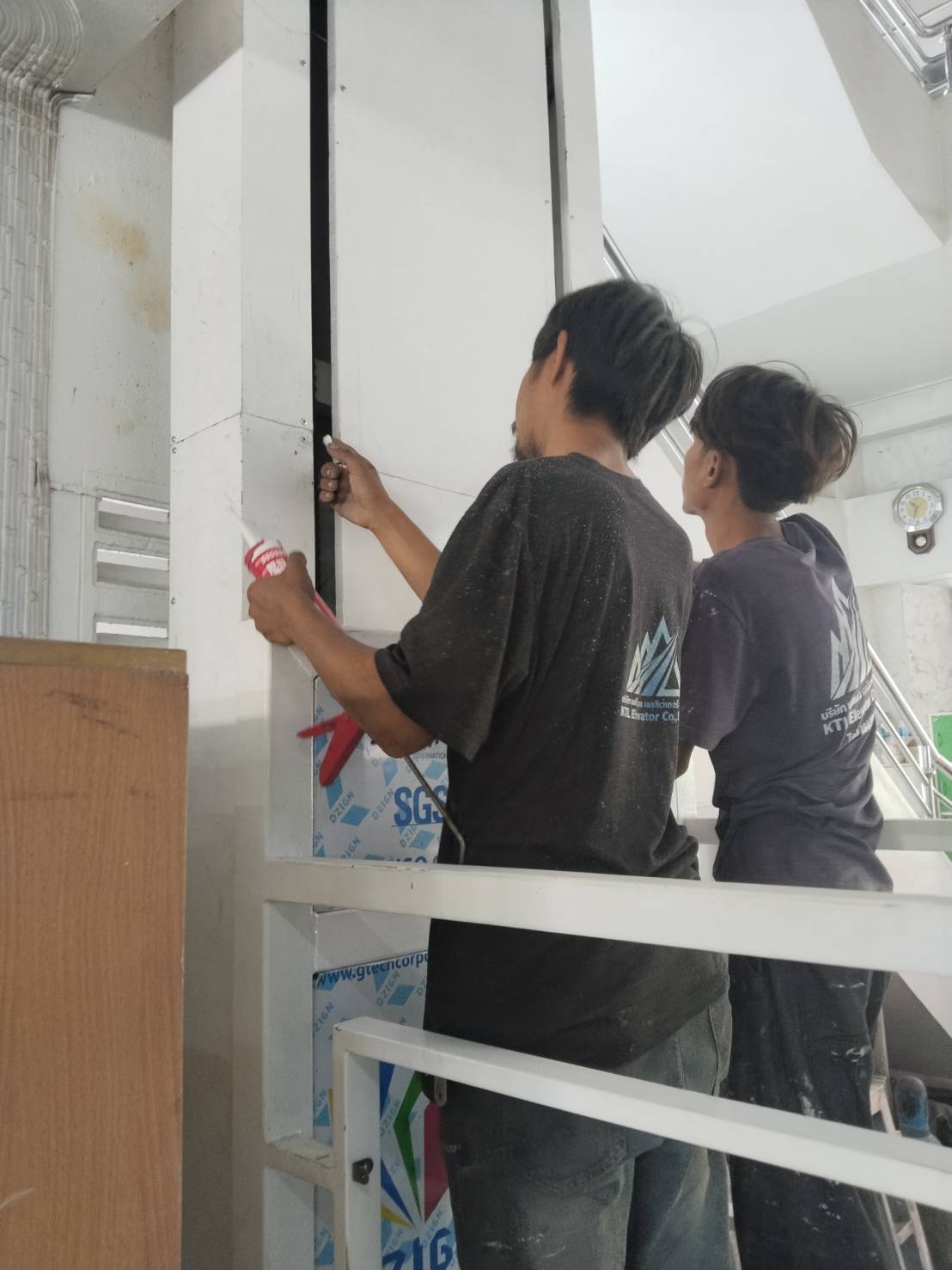 HYDRAULIC LIFT ELEVATOR 14